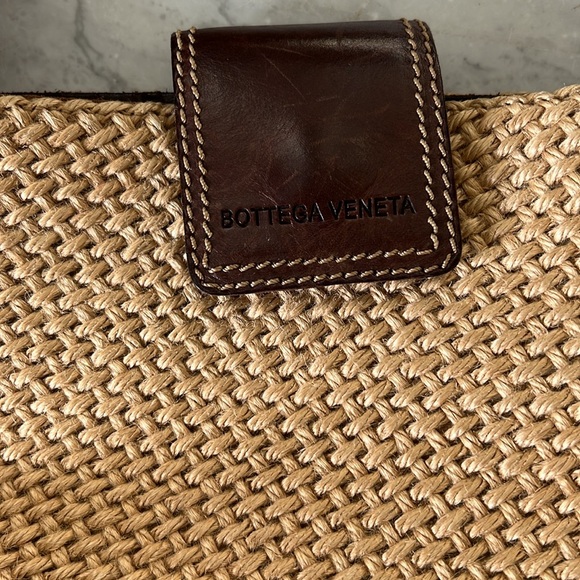 RARE Bottega Veneta Leather and Woven Jute Handbag, Authentic. European chic!! - Picture 5 of 11
